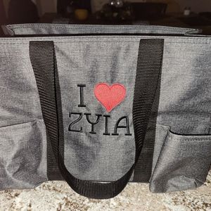 I ❤️ Zyia (thirty one) Tote. New